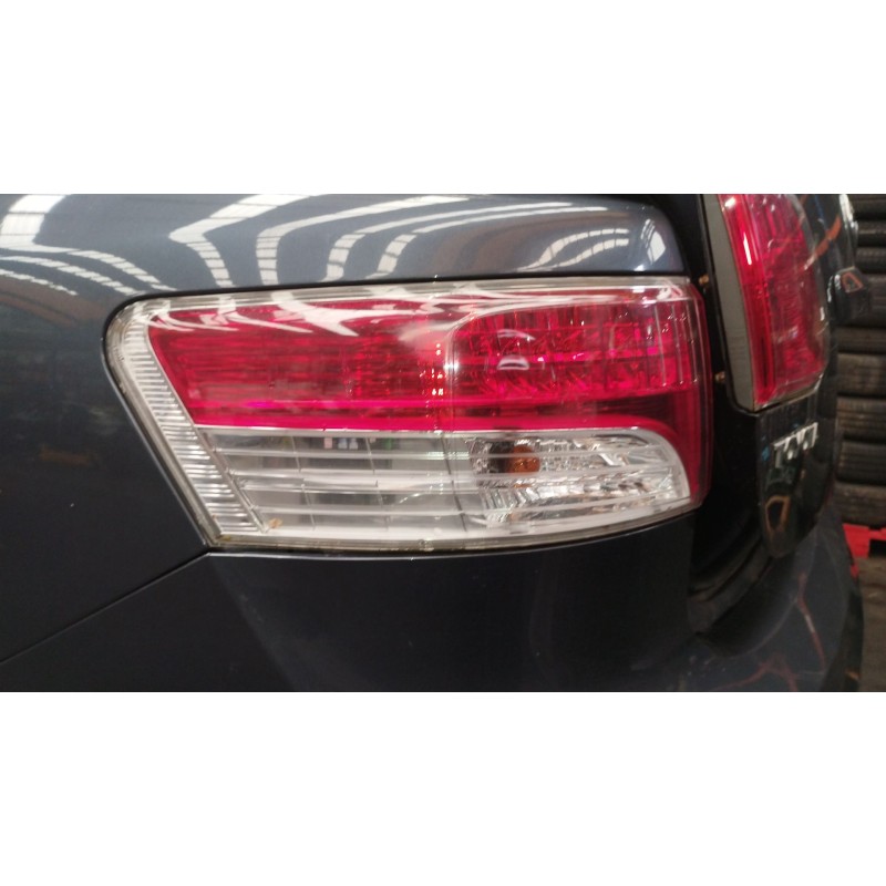 Recambio de piloto trasero izquierdo para toyota avensis sedán (_t27_) 2.0 d-4d (adt270_) referencia OEM IAM 8156105270  