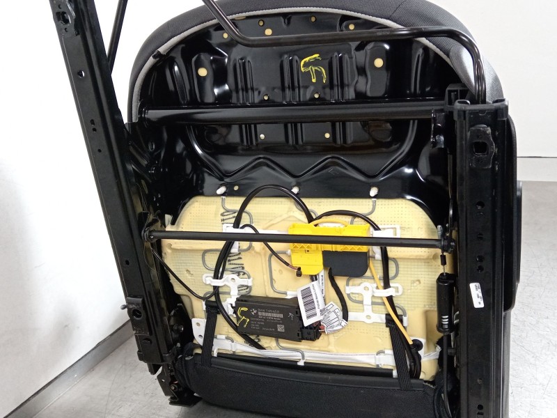 Recambio de asiento delantero izquierdo para mini mini (f56) cooper d referencia OEM IAM 52107310637 52107389106 52107389131