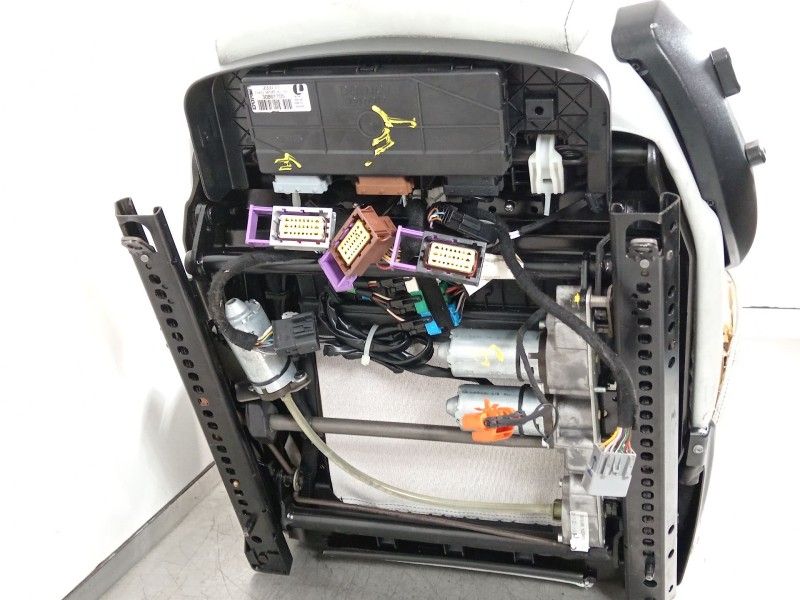 Recambio de asiento delantero izquierdo para maserati granturismo s referencia OEM IAM 0030901505  