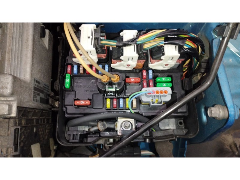 Recambio de caja reles / fusibles para citroën ds3 (sa_) 1.6 bluehdi 100 referencia OEM IAM 9667199680  