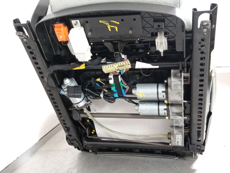 Recambio de asiento delantero derecho para maserati granturismo s referencia OEM IAM 0030901505  