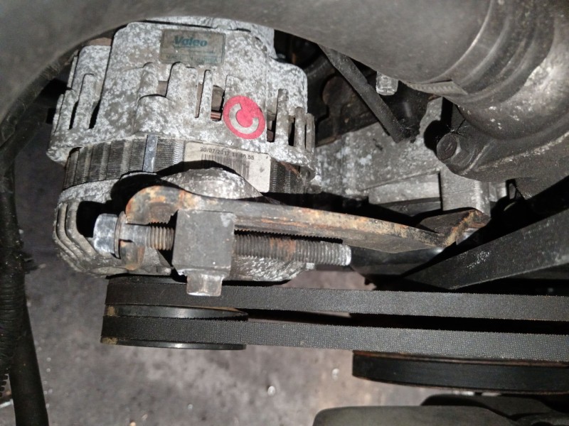 Recambio de alternador para hyundai h-1 furgoneta (a1) 2.5 td referencia OEM IAM CAL35110GS 3730042360 