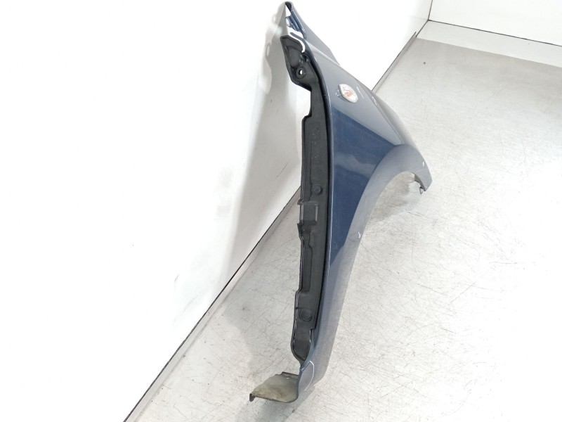 Recambio de aleta delantera derecha para kia rio (yb) attract referencia OEM IAM 66321H8050  