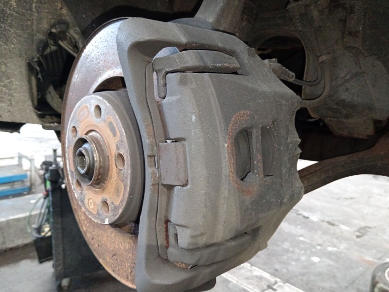 Recambio de pinza freno delantera izquierda para audi a6 allroad c6 (4fh) 2.7 tdi quattro referencia OEM IAM   