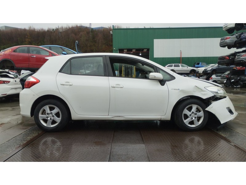 toyota auris (_e15_) del año 2011