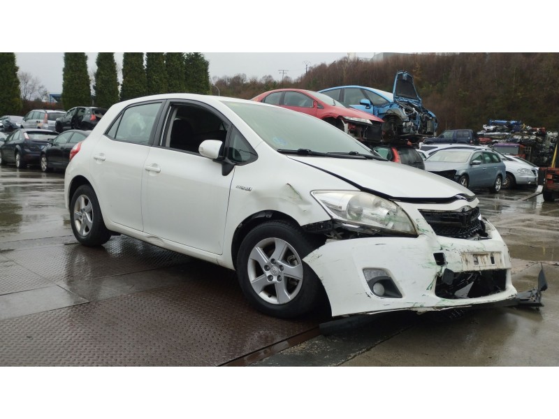 toyota auris (_e15_) del año 2011