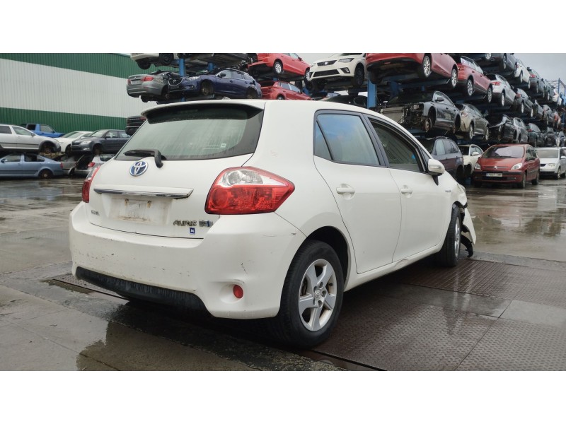 toyota auris (_e15_) del año 2011