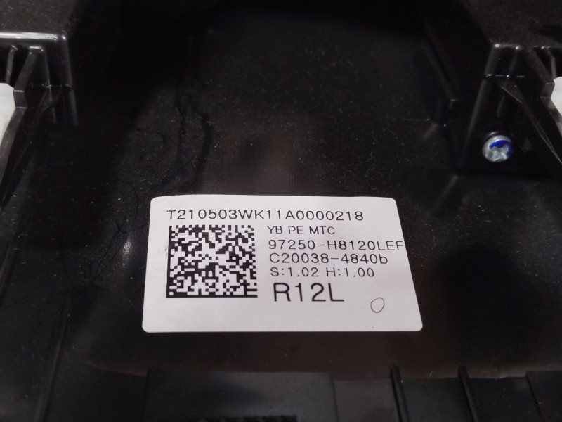 Recambio de mando calefaccion / aire acondicionado para kia stonic (yb) 1.2 cvvt referencia OEM IAM 97250H8120  