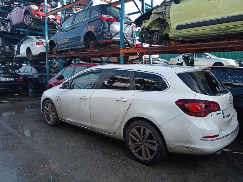 opel astra j sports tourer (p10) del año 2015