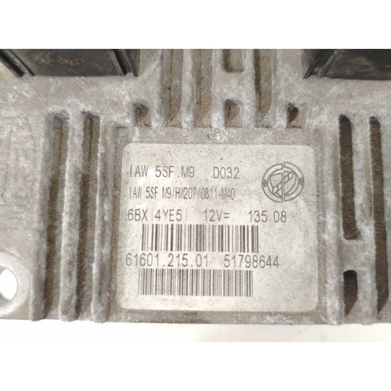 Recambio de centralita motor uce para lancia ypsilon (843_) 1.4 (843.axg1a) referencia OEM IAM 51798644 6BXI4YE51 