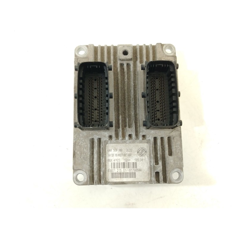 Recambio de centralita motor uce para lancia ypsilon (843_) 1.4 (843.axg1a) referencia OEM IAM 51798644 6BXI4YE51 