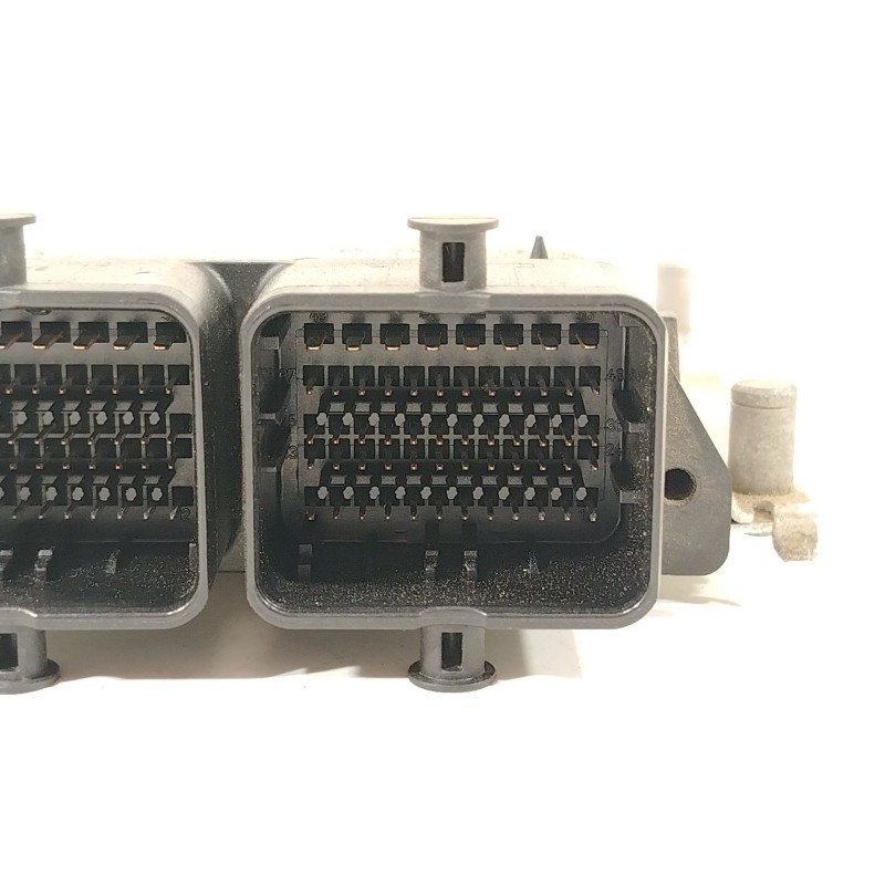 Recambio de centralita motor uce para fiat 500l (351_, 352_) 1.4 (199lyb1b) referencia OEM IAM 55253697 0261S07817 