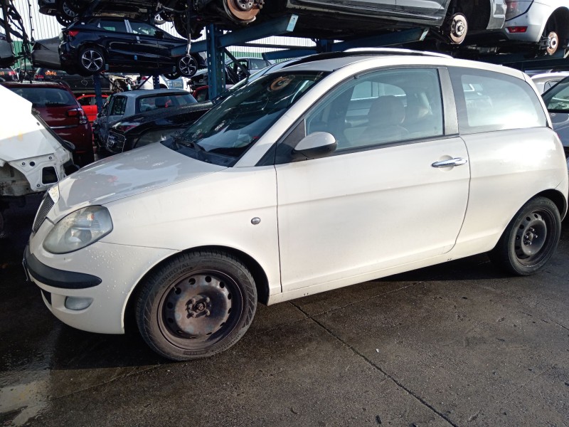 lancia ypsilon (843_) del año 2004