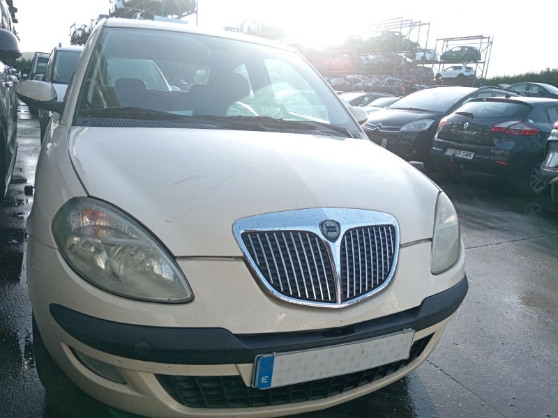 lancia ypsilon (843_) del año 2004