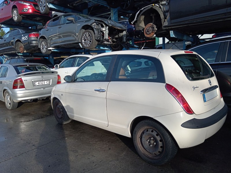 lancia ypsilon (843_) del año 2004