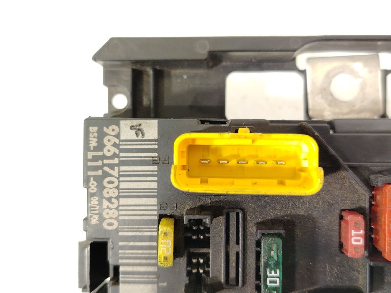 Recambio de caja reles / fusibles para peugeot 307 break (3e) 1.6 hdi 110 referencia OEM IAM 9661708280 BSML1100 