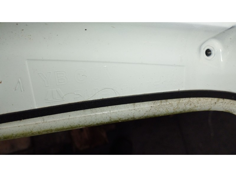 Recambio de aleron trasero para kia stonic (yb) 1.2 cvvt referencia OEM IAM 87210H8400  