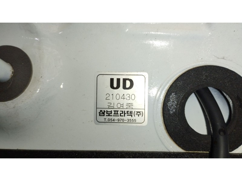 Recambio de aleron trasero para kia stonic (yb) 1.2 cvvt referencia OEM IAM 87210H8400  