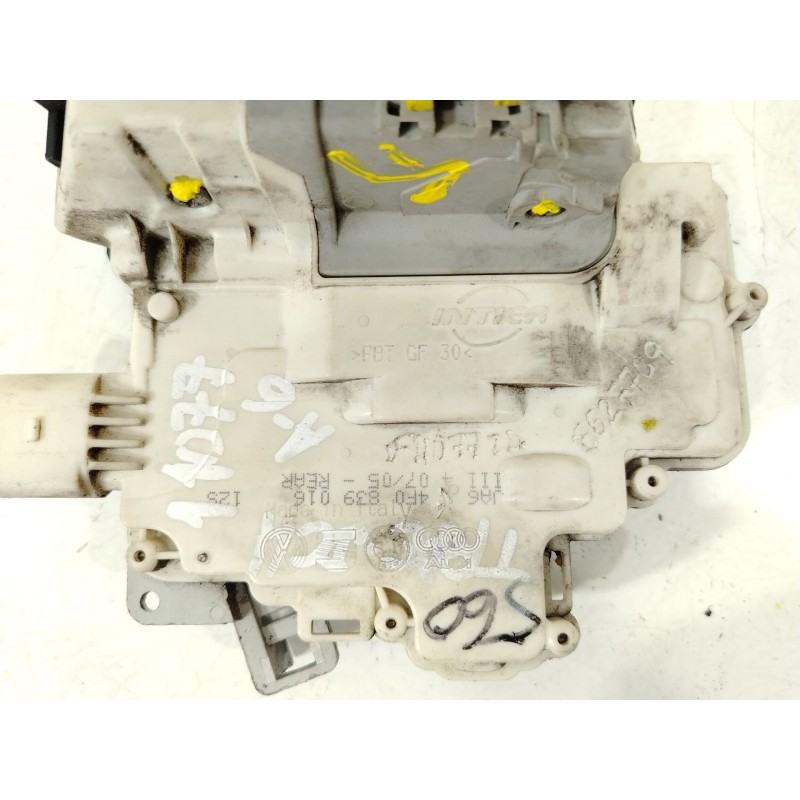 Recambio de cerradura puerta trasera derecha para audi a6 avant (4f5) 3.0 tdi quattro referencia OEM IAM 4F0839016  