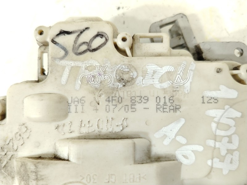 Recambio de cerradura puerta trasera derecha para audi a6 avant (4f5) 3.0 tdi quattro referencia OEM IAM 4F0839016  