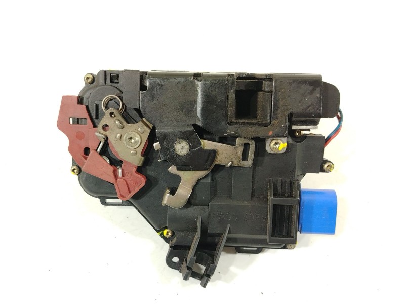 Recambio de cerradura puerta delantera derecha para audi a3 (8p) 1.6 ambiente referencia OEM IAM 4E1837016  