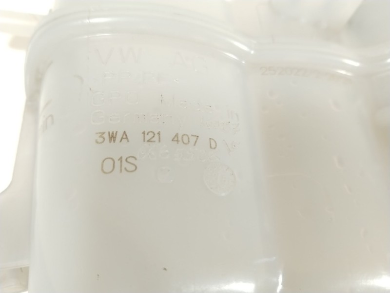 Recambio de deposito expansion para cupra formentor (km7) 1.4 e-hybrid referencia OEM IAM 3WA121407D  