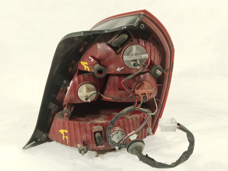 Recambio de piloto trasero izquierdo para hyundai elantra iii sedán (xd) 2.0 crdi referencia OEM IAM 924112D010  