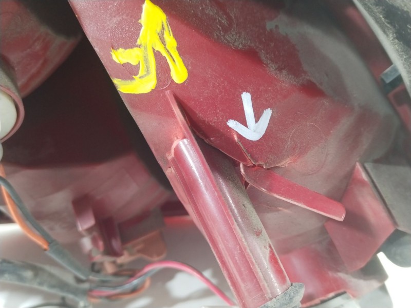 Recambio de piloto trasero izquierdo para hyundai elantra iii sedán (xd) 2.0 crdi referencia OEM IAM 924112D010  