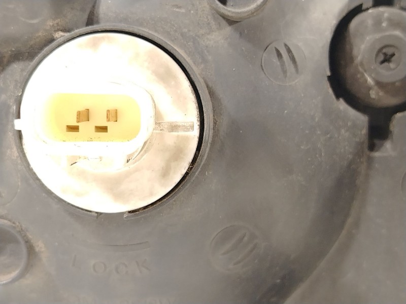 Recambio de faro izquierdo para hyundai elantra iii sedán (xd) 2.0 crdi referencia OEM IAM 921012DXXX 921012D120 