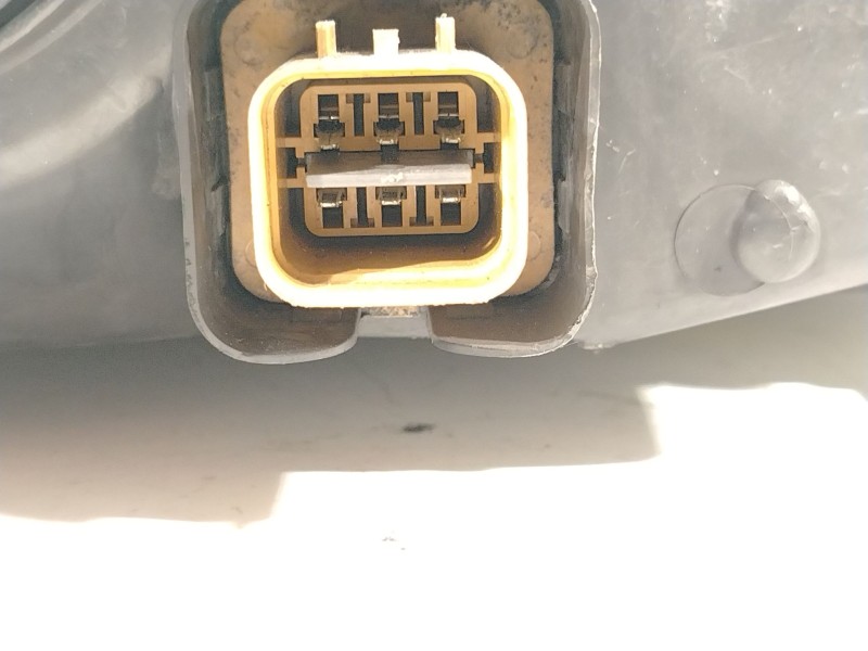 Recambio de faro izquierdo para hyundai elantra iii sedán (xd) 2.0 crdi referencia OEM IAM 921012DXXX 921012D120 