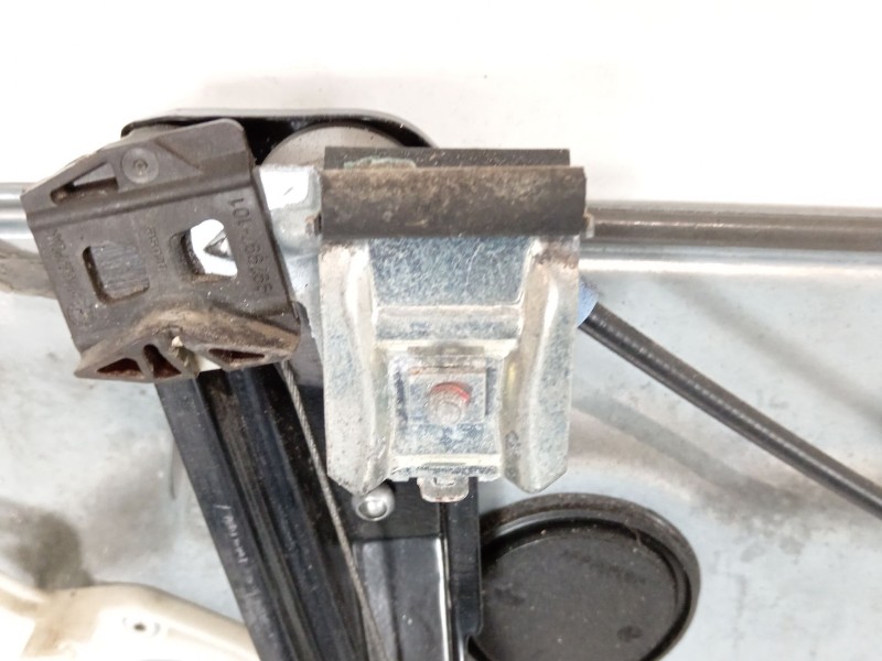 Recambio de elevalunas delantero derecho para seat ibiza iii (6l1) 1.4 16v referencia OEM IAM 6L3837752CQ 6L3837756AC 6L2959801