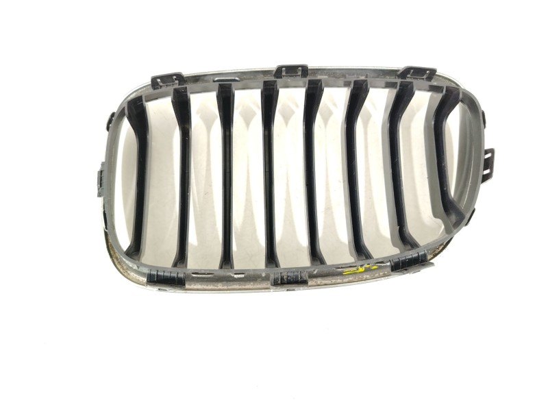 Recambio de rejilla delantera para bmw 1 (f20) 116 d referencia OEM IAM 7239022 51137262120 