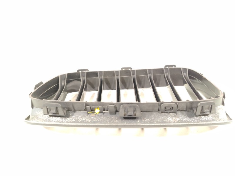 Recambio de rejilla delantera para bmw 1 (f20) 116 d referencia OEM IAM 7239022 51137262120 