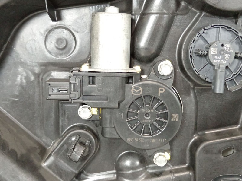 Recambio de elevalunas delantero derecho para mazda cx-5 (ke, gh) 2.0 (keefw) referencia OEM IAM B45C5858X KB7W58590 