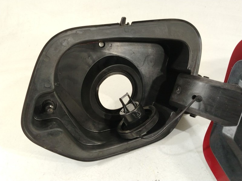 Recambio de tapa exterior combustible para opel corsa f (p2jo) 1.2 (68) referencia OEM IAM 39167574 39167575 