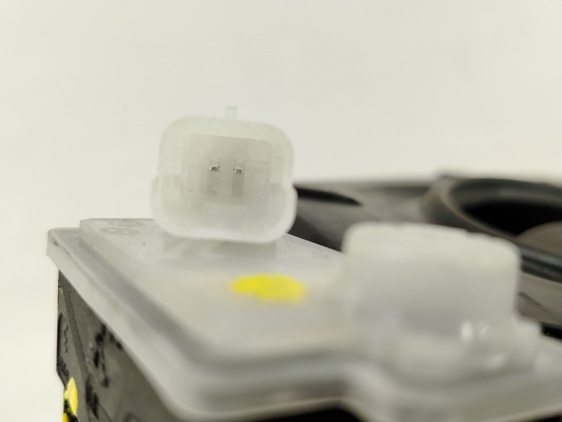 Recambio de tapa exterior combustible para opel corsa f (p2jo) 1.2 (68) referencia OEM IAM 39167574 39167575 