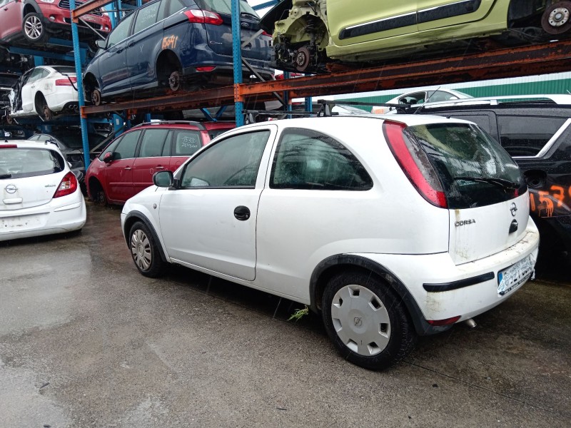 opel corsa c (x01) del año 2003