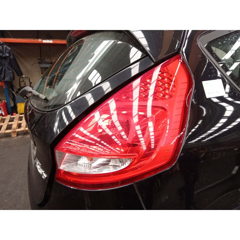 Recambio de piloto trasero derecho para ford fiesta vi (cb1, ccn) 1.25 referencia OEM IAM 8A6113404AE 8A6113404A 