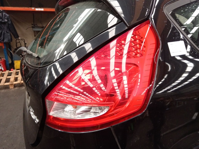 Recambio de piloto trasero derecho para ford fiesta vi (cb1, ccn) 1.25 referencia OEM IAM 8A6113404AE 8A6113404A 