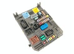 Recambio de caja reles / fusibles para opel corsa f (p2jo) 1.2 (68) referencia OEM IAM 9855665280  