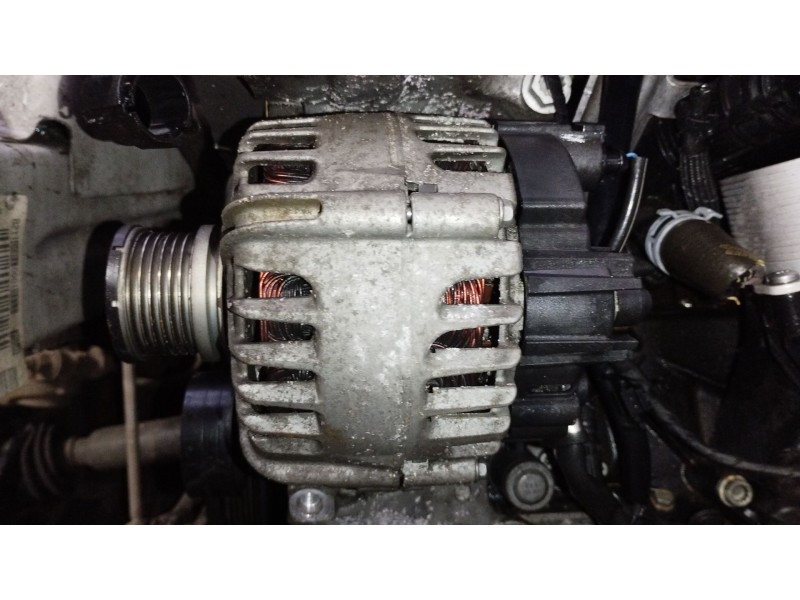 Recambio de alternador para seat leon (5f1) 1.6 tdi referencia OEM IAM 03L903023J TG12C113 