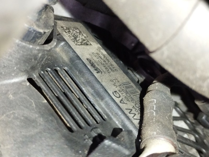 Recambio de alternador para seat leon (5f1) 2.0 tdi referencia OEM IAM 03L903023J  TG12C113