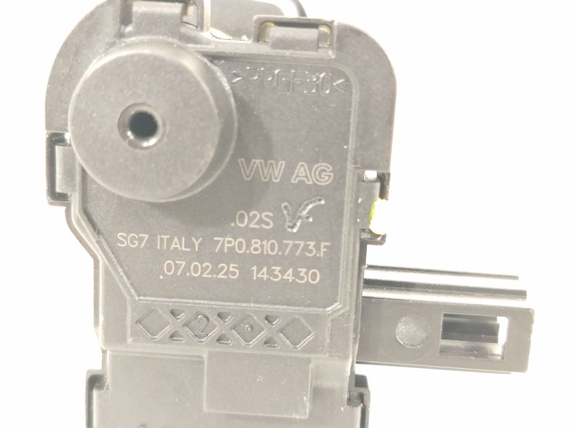 Recambio de motor tapa combustible para seat leon (5f1) 1.6 tdi referencia OEM IAM 7P0810773F  