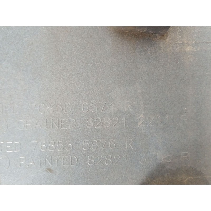 Recambio de moldura para opel vivaro b kasten/combi combi l1 2.7t referencia OEM IAM 768556674R 93867912 93453569