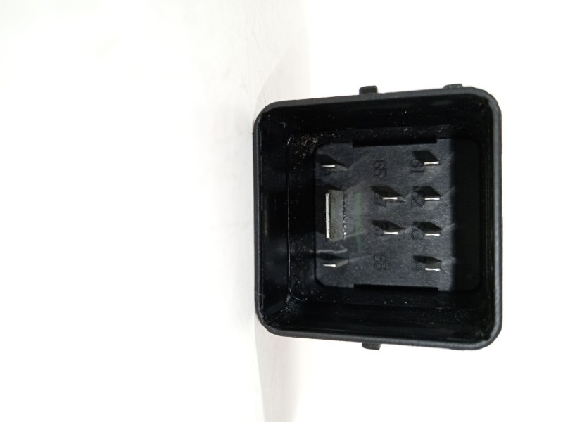 Recambio de caja precalentamiento para opel vivaro b kasten/combi combi l1 2.7t referencia OEM IAM 8200798585  