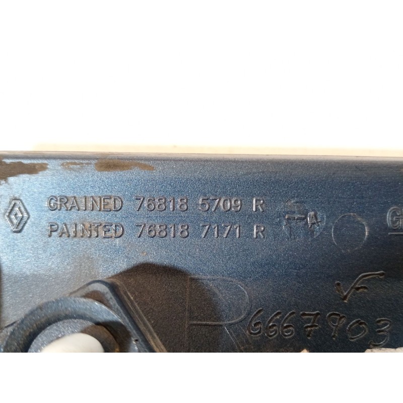 Recambio de moldura para opel vivaro b kasten/combi combi l1 2.7t referencia OEM IAM 768185709R 768187171R 93867909