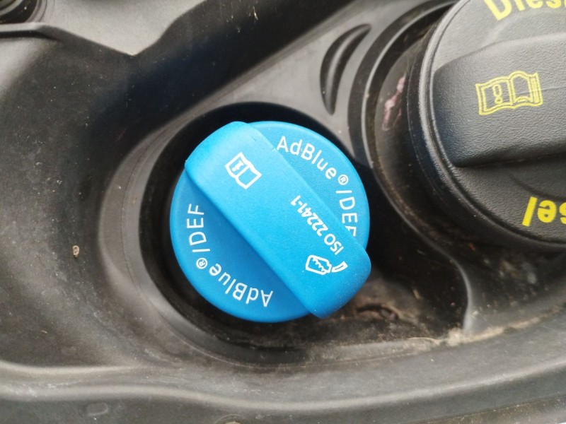 Recambio de deposito adblue para audi a5 sportback (f5a) advanced quattro referencia OEM IAM 8W0131969 8W0131878BH 