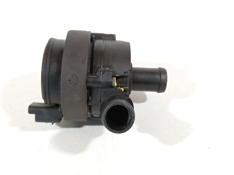 Recambio de bomba agua para opel vivaro b kasten/combi combi l1 2.7t referencia OEM IAM 925164GA0A  