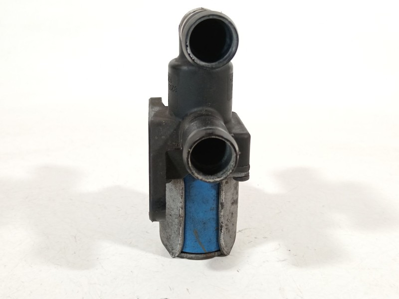 Recambio de bomba agua para opel vivaro b kasten/combi combi l1 2.7t referencia OEM IAM 8200414156  