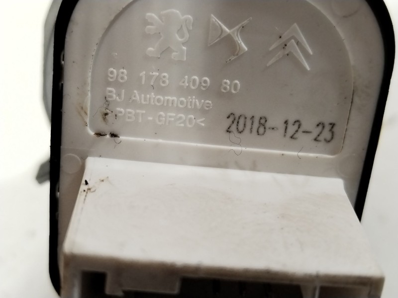 Recambio de mando retrovisor para citroën c3 iii (sx) 1.2 thp 110 referencia OEM IAM 9817840980  